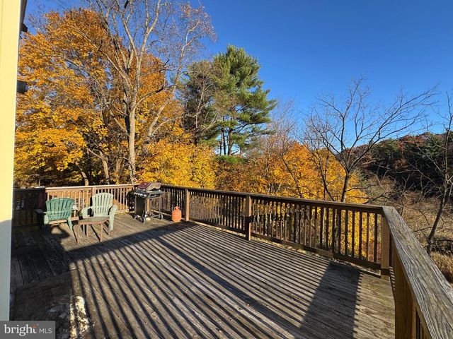 522 FOREST LN, Pottsville, PA 17901