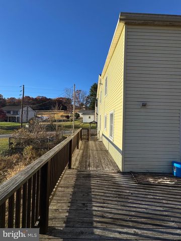 522 FOREST LN, Pottsville, PA 17901