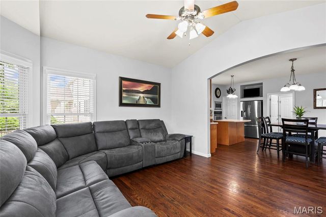 4141 Millers Ridge, St Charles, MO 63304
