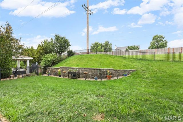 4141 Millers Ridge, St Charles, MO 63304