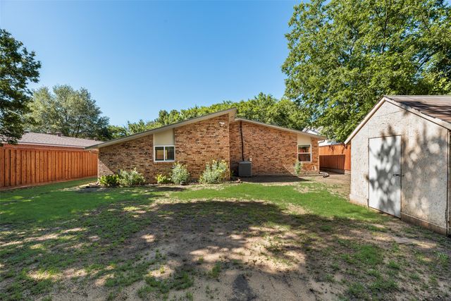 3243 Weather Vane Lane, Dallas, TX 75228