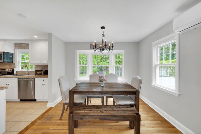 27 Willowbrook Place, Stamford, CT 06902