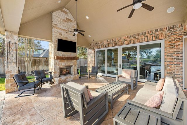17807 Fairhaven Gateway Drive, Cypress, TX 77433