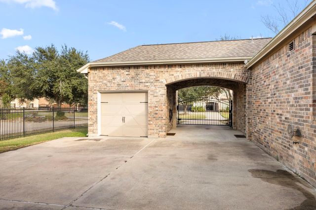 17807 Fairhaven Gateway Drive, Cypress, TX 77433