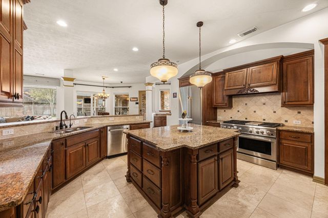 17807 Fairhaven Gateway Drive, Cypress, TX 77433