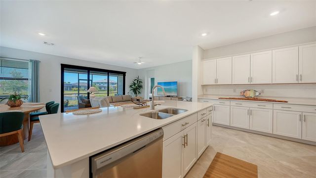 17233 MOONFLOWER DRIVE, Venice, FL 34293