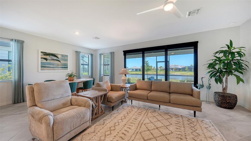 Image 14 of property listing at 17233 MOONFLOWER DRIVE, Venice, FL 34293