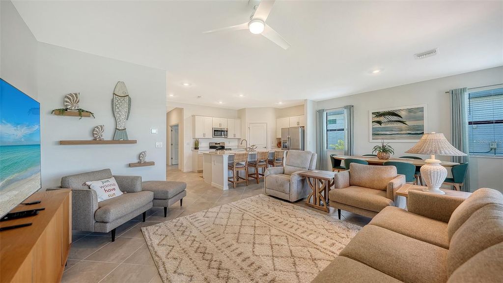 Image 15 of property listing at 17233 MOONFLOWER DRIVE, Venice, FL 34293