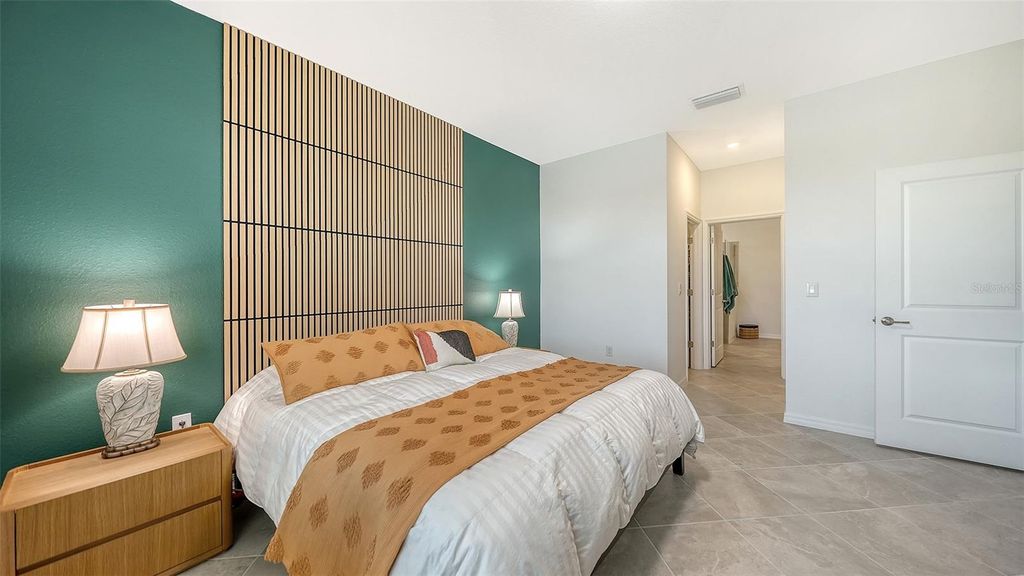 Image 21 of property listing at 17233 MOONFLOWER DRIVE, Venice, FL 34293