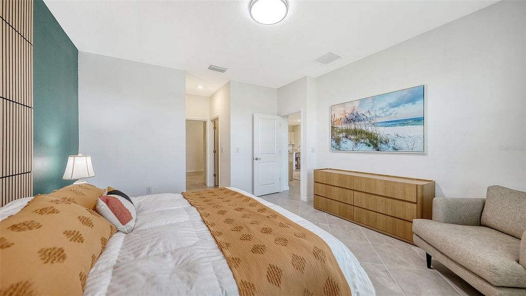 Image 22 of property listing at 17233 MOONFLOWER DRIVE, Venice, FL 34293