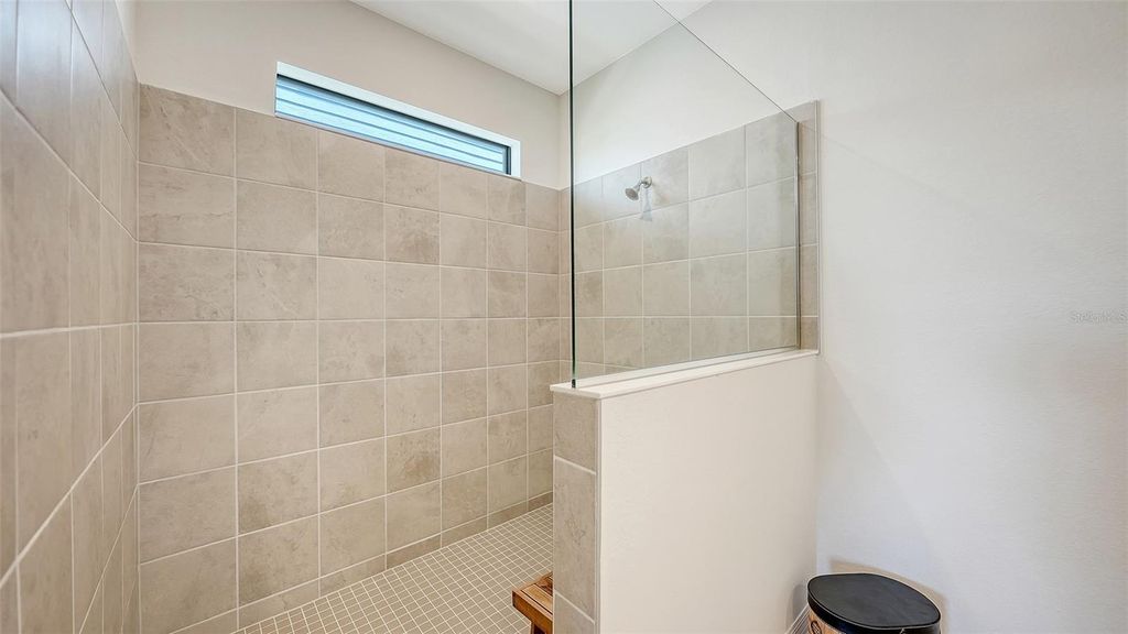 Image 27 of property listing at 17233 MOONFLOWER DRIVE, Venice, FL 34293