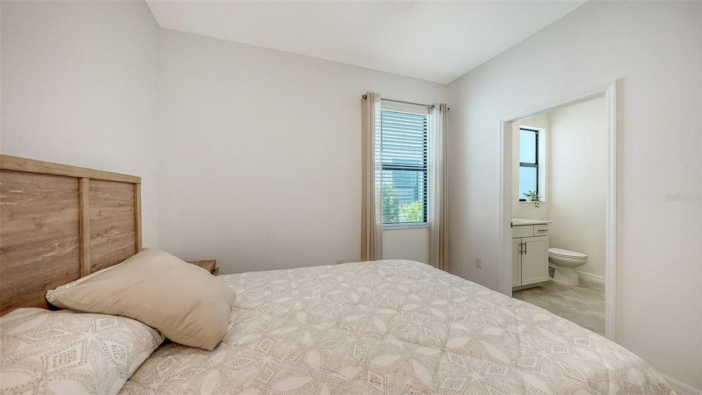 Image 29 of property listing at 17233 MOONFLOWER DRIVE, Venice, FL 34293