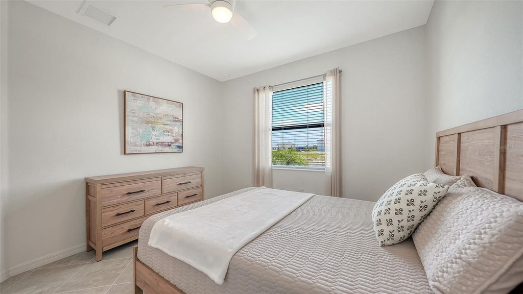 Image 35 of property listing at 17233 MOONFLOWER DRIVE, Venice, FL 34293