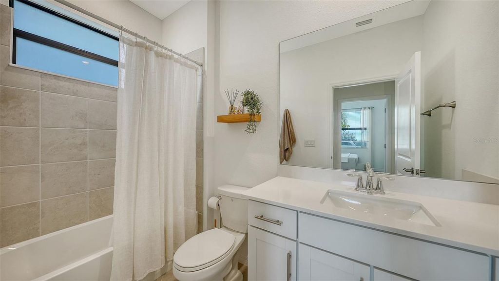 Image 40 of property listing at 17233 MOONFLOWER DRIVE, Venice, FL 34293