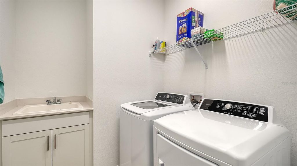 Image 45 of property listing at 17233 MOONFLOWER DRIVE, Venice, FL 34293