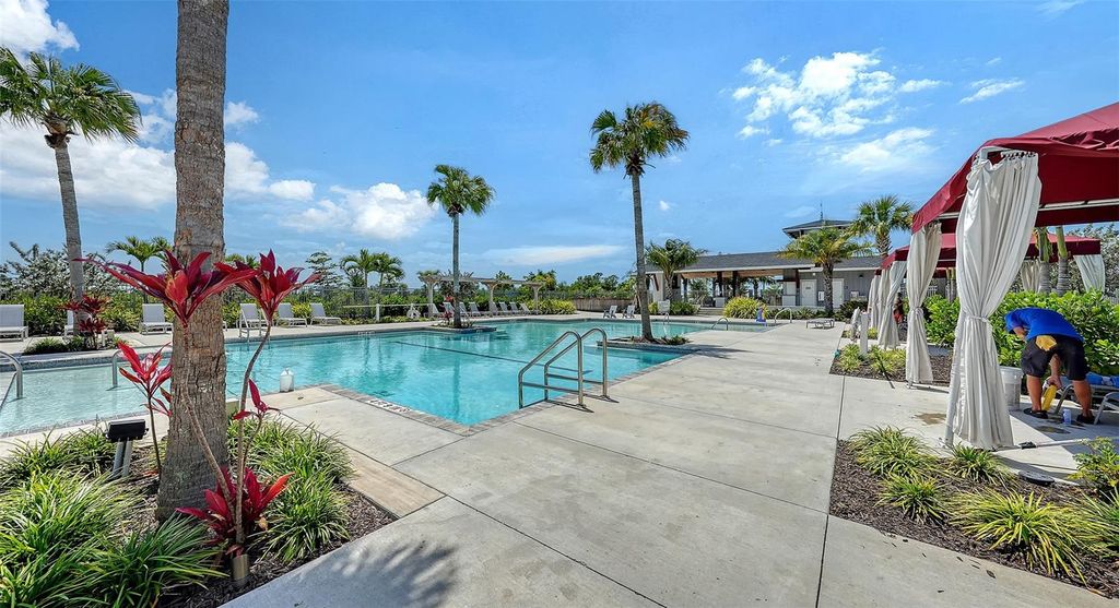 Image 63 of property listing at 17233 MOONFLOWER DRIVE, Venice, FL 34293