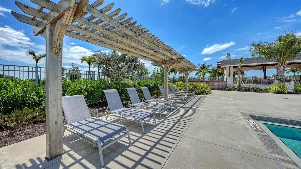 Image 71 of property listing at 17233 MOONFLOWER DRIVE, Venice, FL 34293