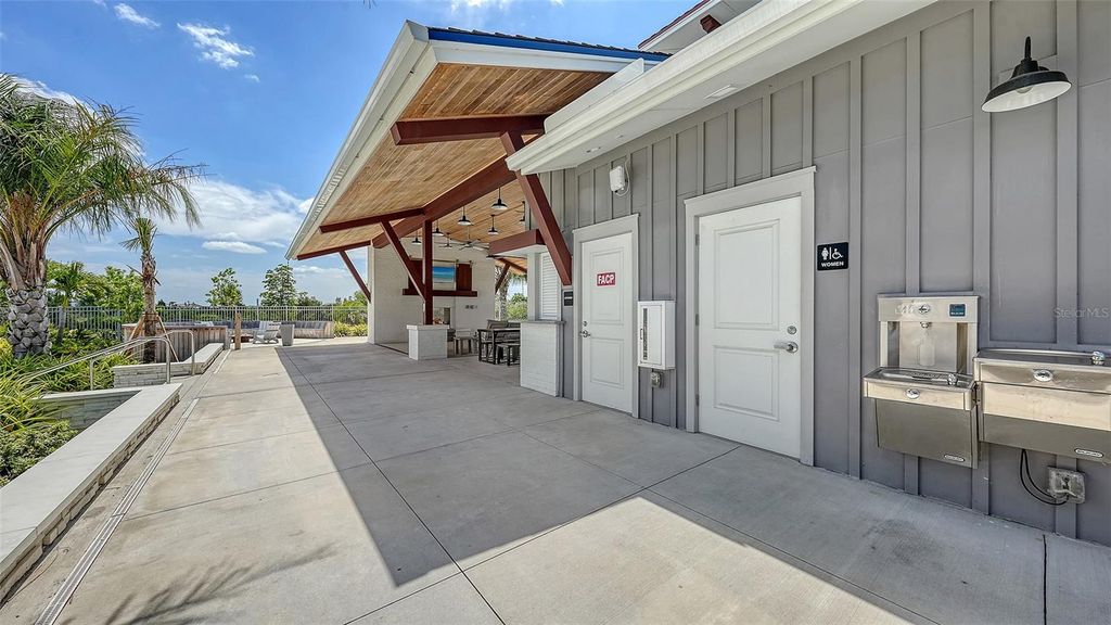 Image 74 of property listing at 17233 MOONFLOWER DRIVE, Venice, FL 34293