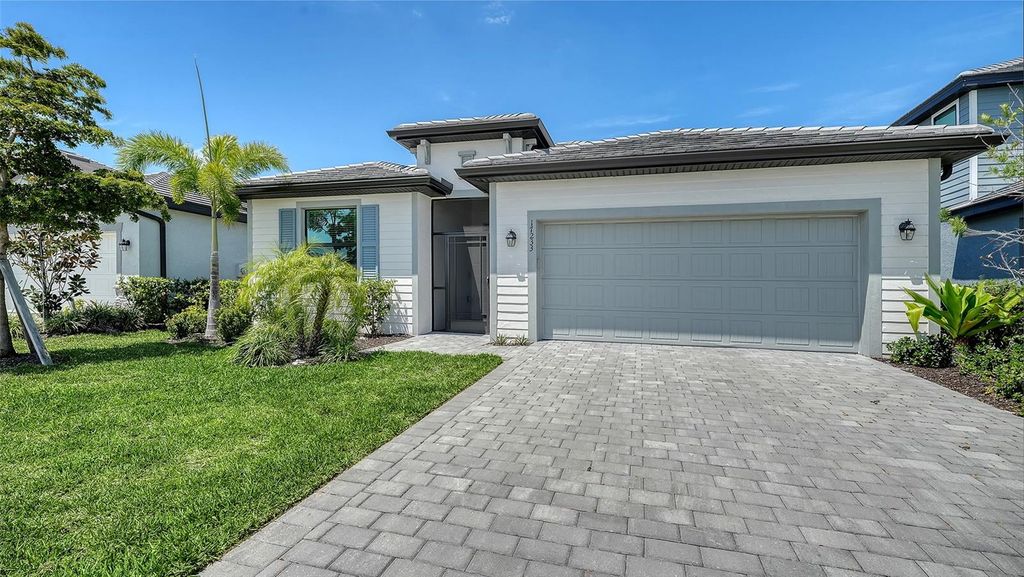 Image 90 of property listing at 17233 MOONFLOWER DRIVE, Venice, FL 34293