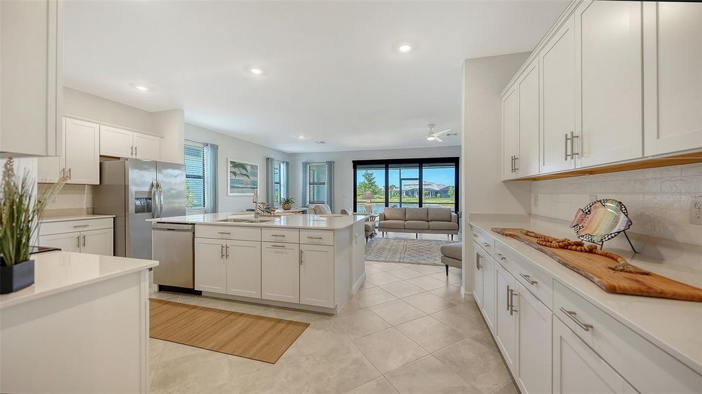 Image 10 of property listing at 17233 MOONFLOWER DRIVE, Venice, FL 34293