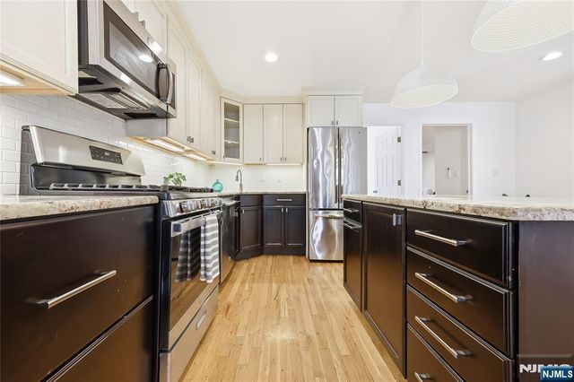 325 5th Street 2, Jersey City, NJ 07302