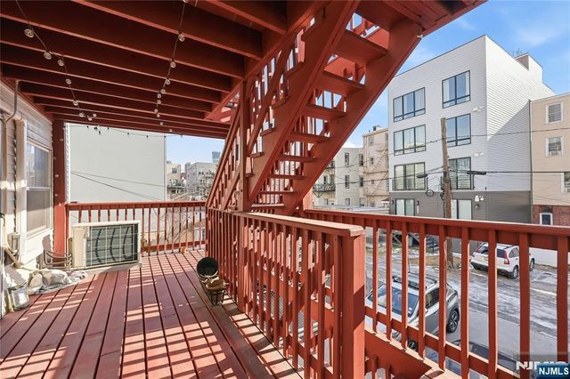 325 5th Street 2, Jersey City, NJ 07302