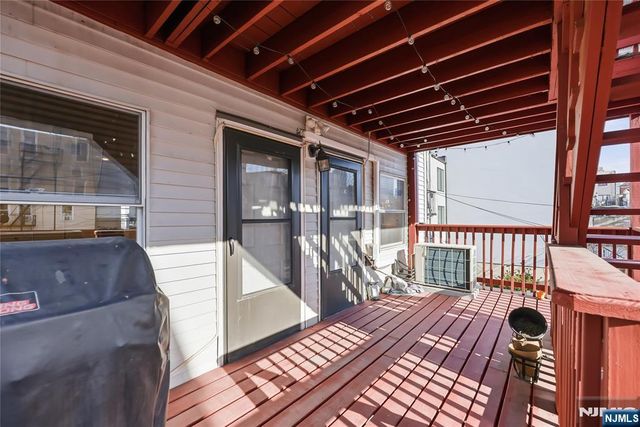325 5th Street 2, Jersey City, NJ 07302