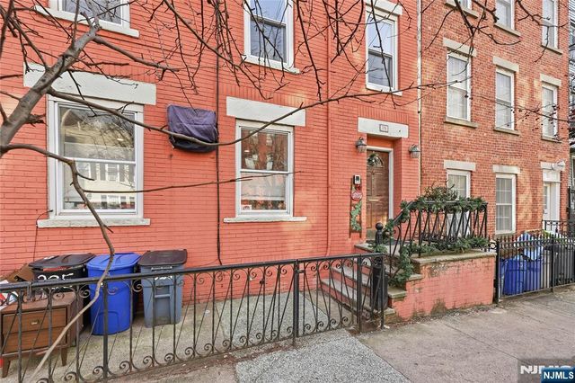 325 5th Street 2, Jersey City, NJ 07302
