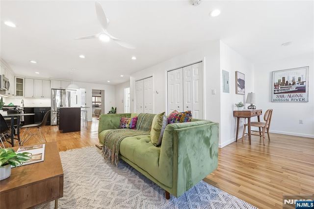 325 5th Street 2, Jersey City, NJ 07302