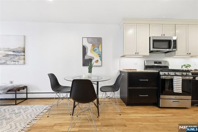 325 5th Street 2, Jersey City, NJ 07302