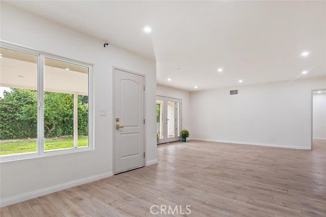 9054 Darby Avenue, Northridge (los Angeles), CA 91325