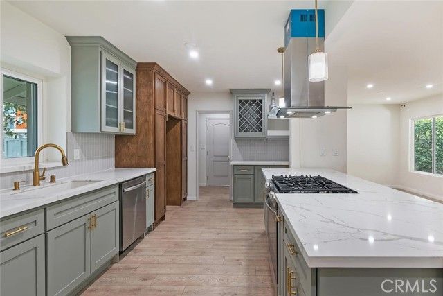 9054 Darby Avenue, Northridge (los Angeles), CA 91325