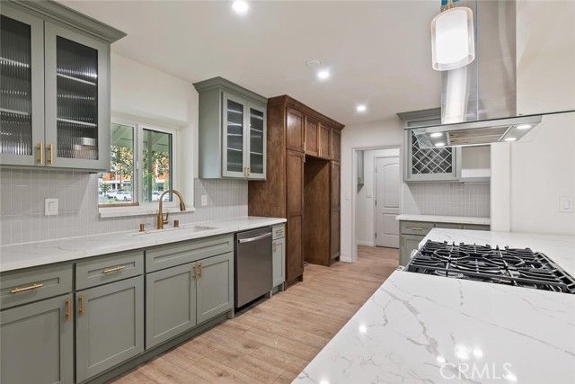 9054 Darby Avenue, Northridge (los Angeles), CA 91325