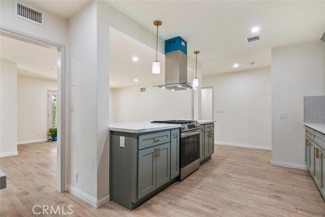 9054 Darby Avenue, Northridge (los Angeles), CA 91325