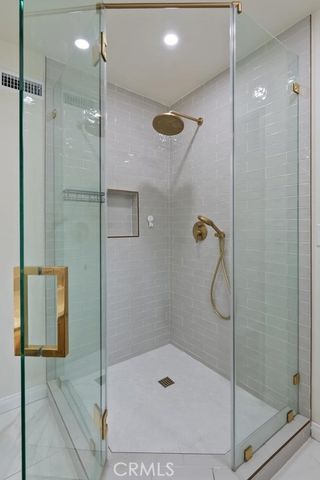 9054 Darby Avenue, Northridge (los Angeles), CA 91325