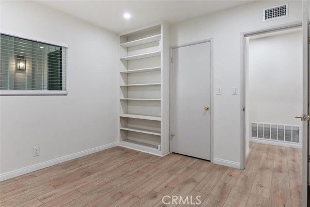 9054 Darby Avenue, Northridge (los Angeles), CA 91325