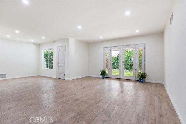 9054 Darby Avenue, Northridge (los Angeles), CA 91325