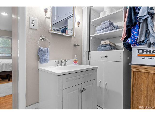 1600 S Ivy Way, Denver, CO 80224