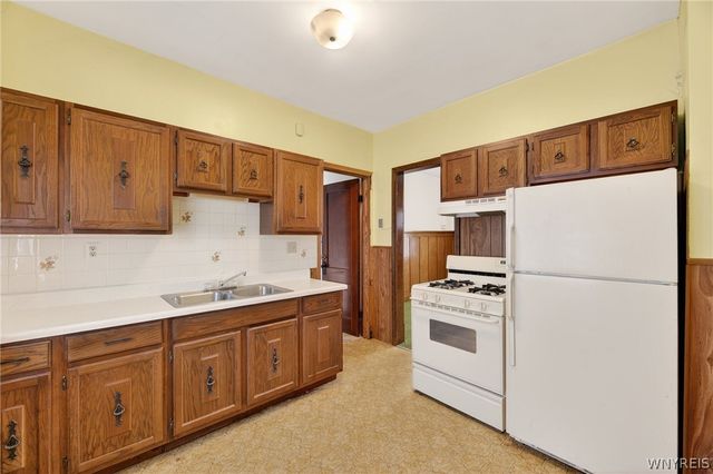 112 Saranac Avenue, Buffalo, NY 14216