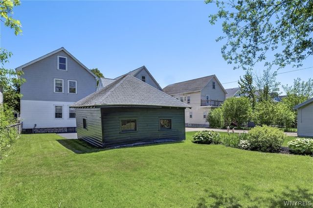 112 Saranac Avenue, Buffalo, NY 14216