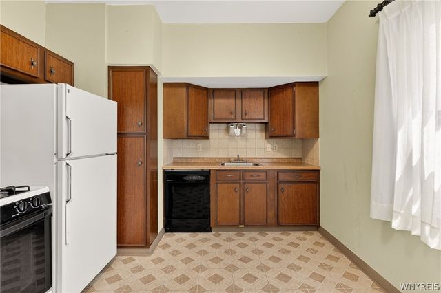 112 Saranac Avenue, Buffalo, NY 14216