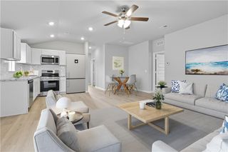 426 Rock Creek Drive, Tonganoxie, KS 66086