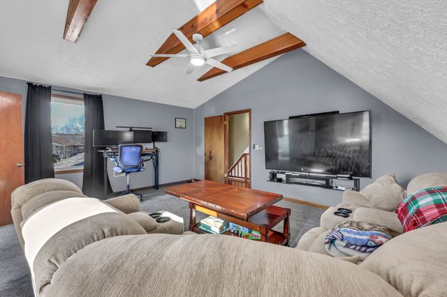 106 James Gordon Outlaw Rd, Indian Mound, TN 37079