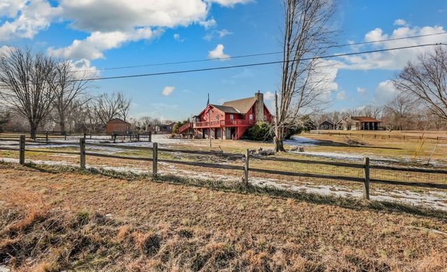 106 James Gordon Outlaw Rd, Indian Mound, TN 37079