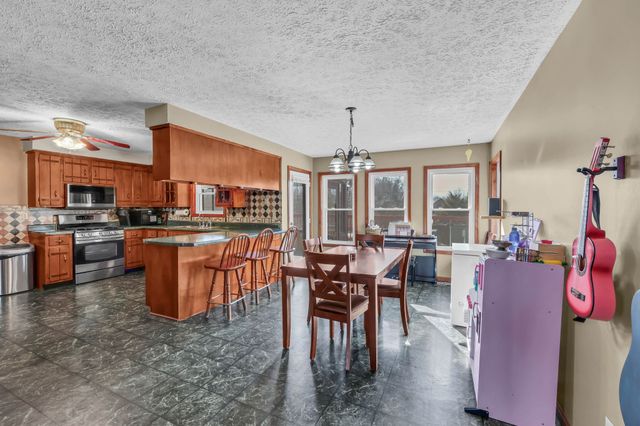 106 James Gordon Outlaw Rd, Indian Mound, TN 37079