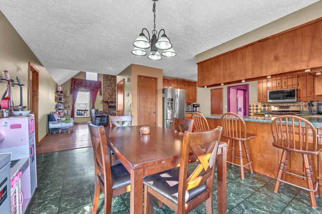 106 James Gordon Outlaw Rd, Indian Mound, TN 37079