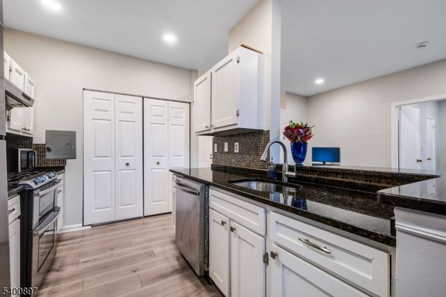 5071 Beech Ct, South Brunswick Twp., NJ 08852