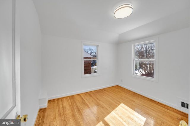 647 EMERSON ST NE, Washington, DC 20017