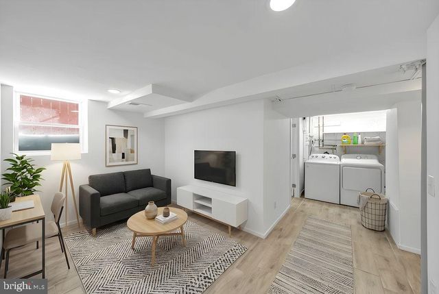 647 EMERSON ST NE, Washington, DC 20017