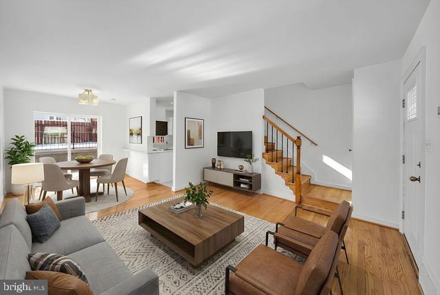 647 EMERSON ST NE, Washington, DC 20017